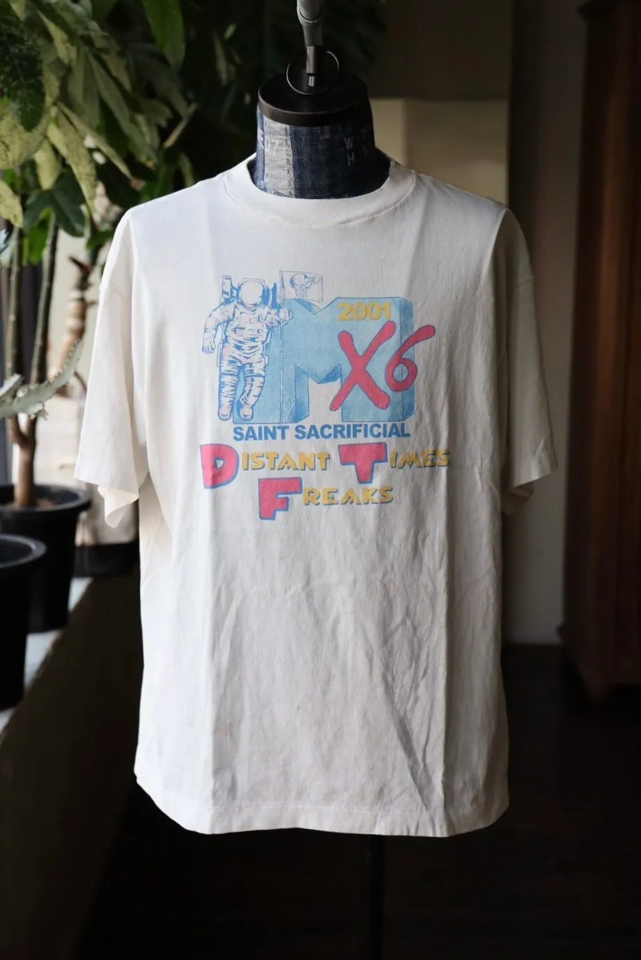 SAINT Mxxxxxx × Sean Wotherspoon SW_SS TEE/ASTRO/WHT SW joint retro enzyme-washed old tee Astronaut distressed short-sleeved off-white S-XL Correct version Customized SW joint wash water label Original development Production without looking at pictures Printing pixel level restoration Handmade acrylic ready-made clothing graffiti ink